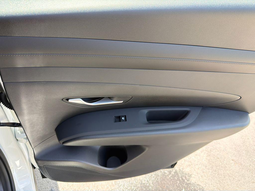 New 2026 White Pearl HYUNDAI SEL Plus FWD image 17