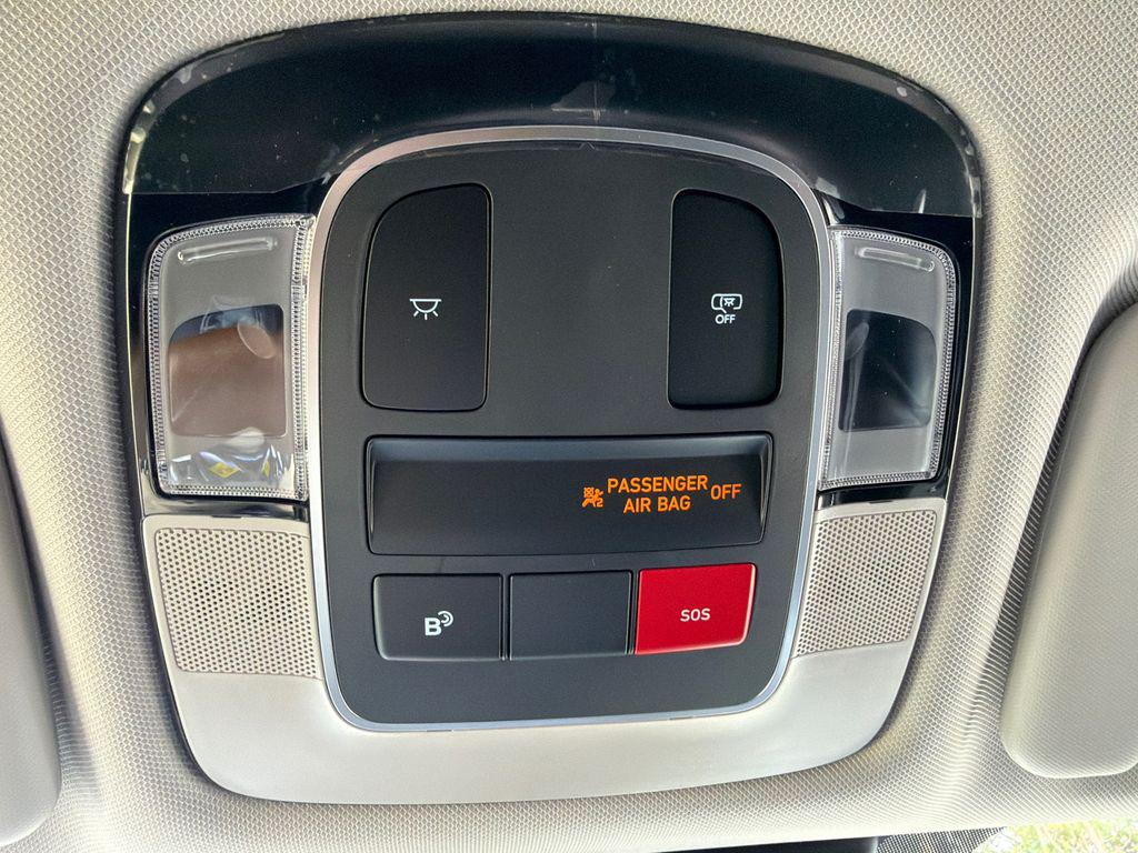 New 2026 White Pearl HYUNDAI SEL Plus FWD image 24