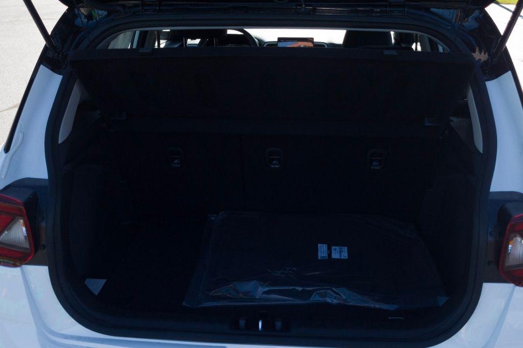 New 2026 White HYUNDAI SEL w/Two-Tone Roof image 7