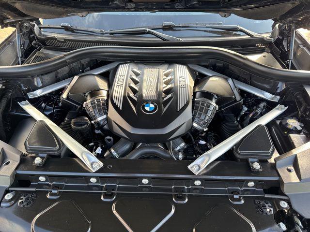 2022 BMW X5 M50i