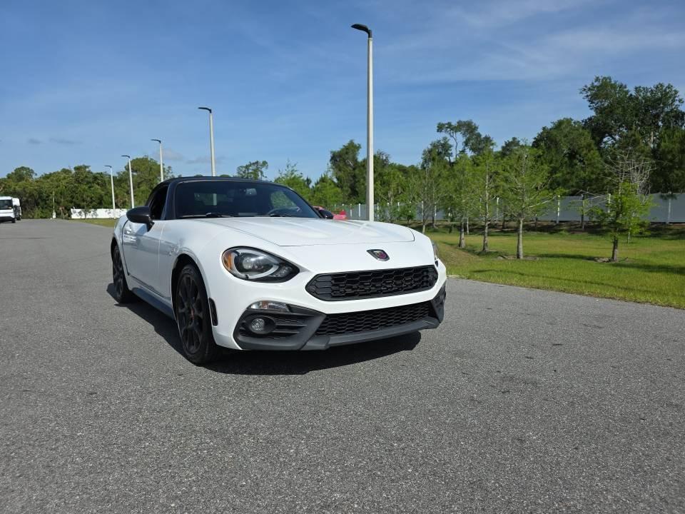 Bianco Perla (Tri-Coat White) 2017 FIAT 124 Spider Elaborazione Abarth RWD Convertible Rear-Wheel Drive Automatic