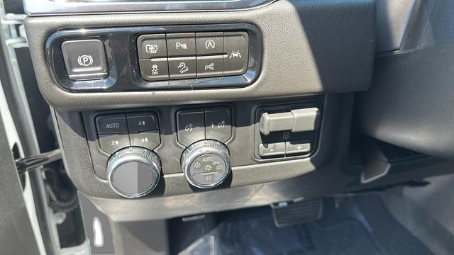 2026 GMC Yukon XL 4WD Elevation