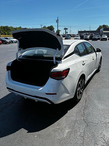 2024 Nissan Sentra SV Xtronic CVT