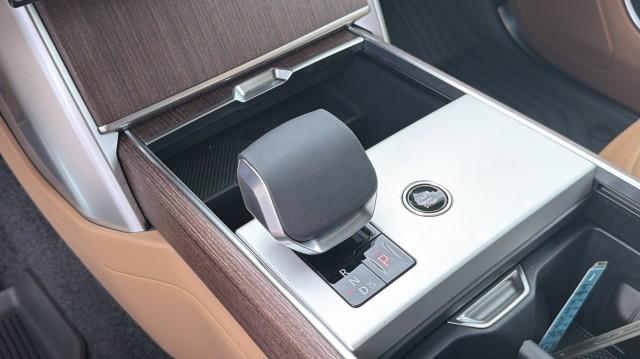 2026 Land Rover Range Rover P530 SE 7 Seat
