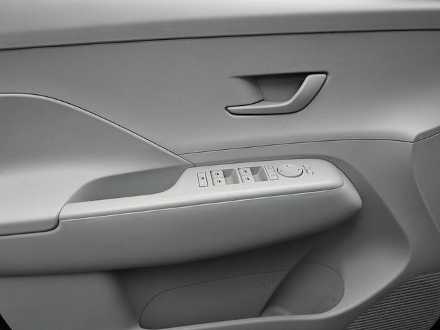 2025 Hyundai Kona SE