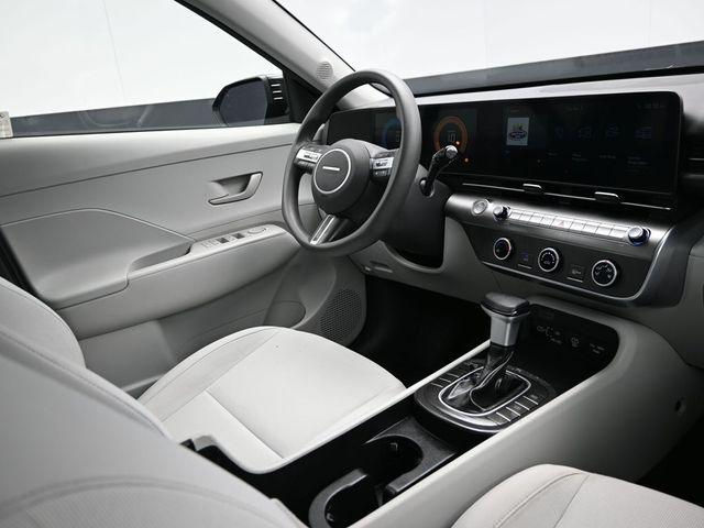 2025 Hyundai Kona SE