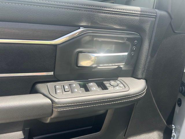 2025 Ram 3500 Laramie Crew Cab 4x4 8' Box