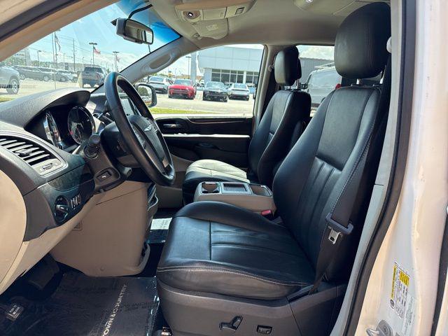 2012 Chrysler Town & Country Touring