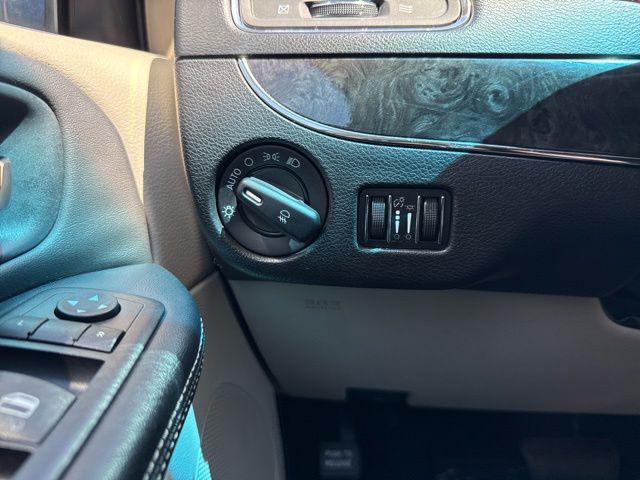 2012 Chrysler Town & Country Touring