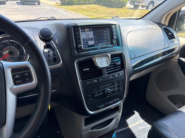 2012 Chrysler Town & Country Touring
