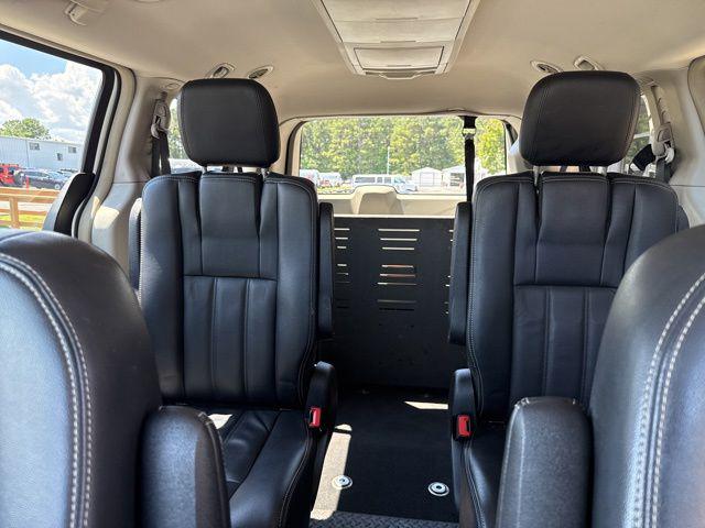2012 Chrysler Town & Country Touring