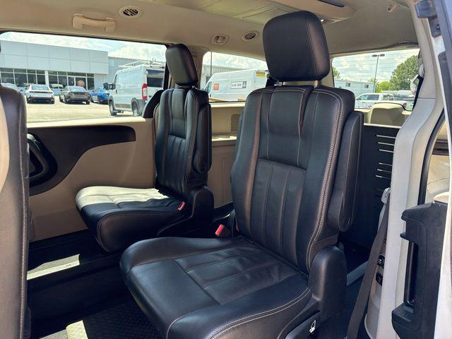 2012 Chrysler Town & Country Touring