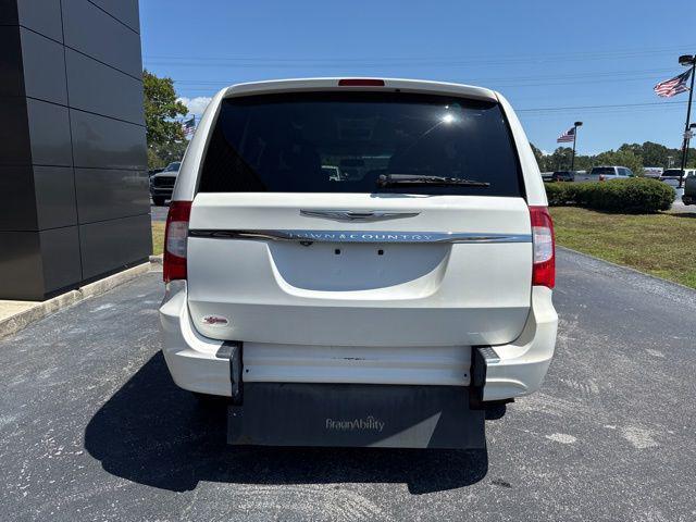 2012 Chrysler Town & Country Touring