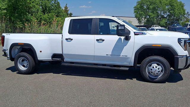 2026 GMC Sierra 3500HD Crew Cab, Long Bed, Pro Dual Rear Wheel, 4WD