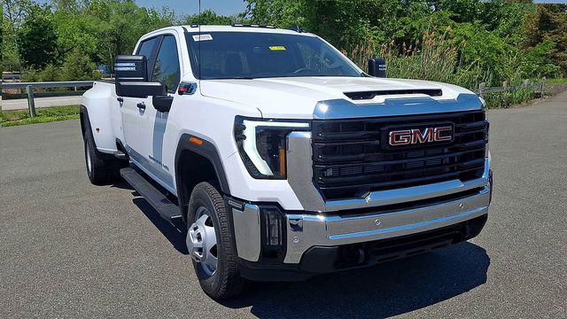 2026 GMC Sierra 3500HD Crew Cab, Long Bed, Pro Dual Rear Wheel, 4WD
