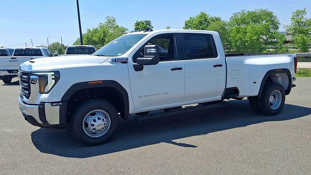 2026 GMC Sierra 3500HD Crew Cab, Long Bed, Pro Dual Rear Wheel, 4WD