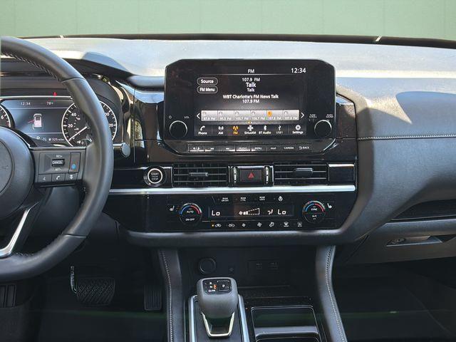 2024 Nissan Pathfinder SL 4WD