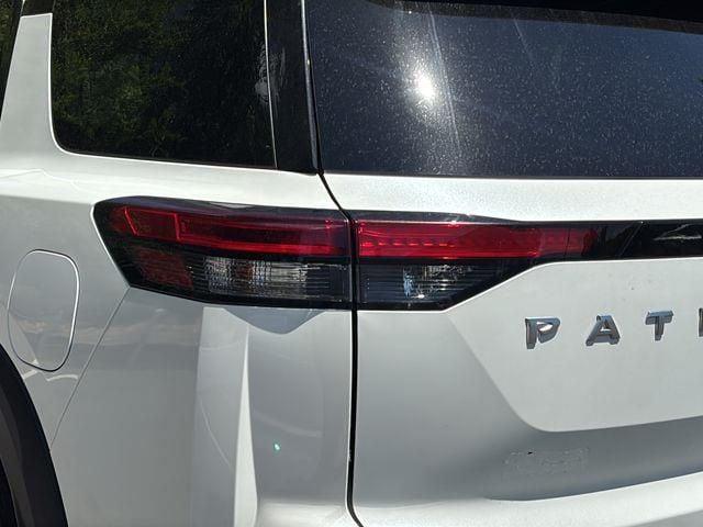 2024 Nissan Pathfinder SL 4WD
