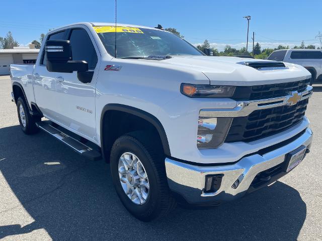 2024 Chevrolet Silverado 3500HD 4WD Crew Cab Standard Bed LT
