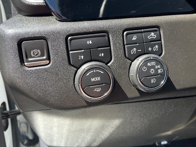 2024 Chevrolet Silverado 3500HD 4WD Crew Cab Standard Bed LT