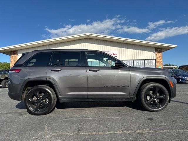 2023 Jeep Grand Cherokee Altitude 4x4 2023 Jeep Grand Cherokee Altitude 4x4