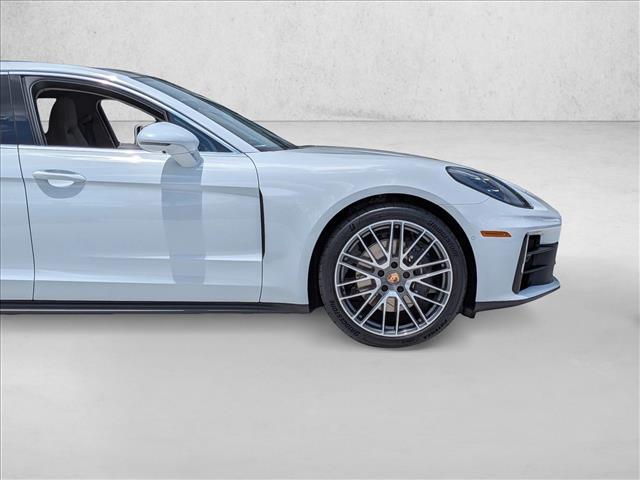 2026 Porsche Panamera 4