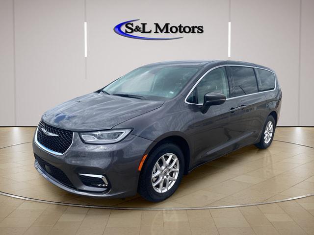 2023 Chrysler Pacifica Touring L for sale in Pulaski, WI