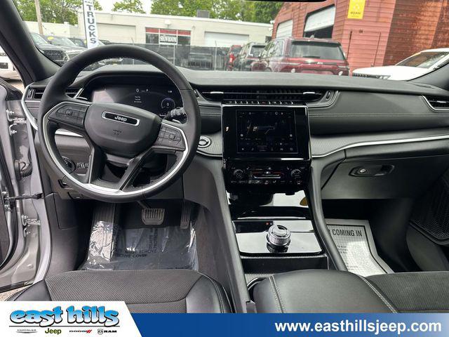 2025 Jeep Grand Cherokee Altitude X 4x4