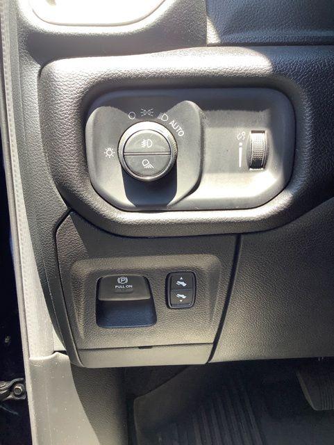 2022 Ram 1500 Big Horn Crew Cab 4x4 5'7" Box