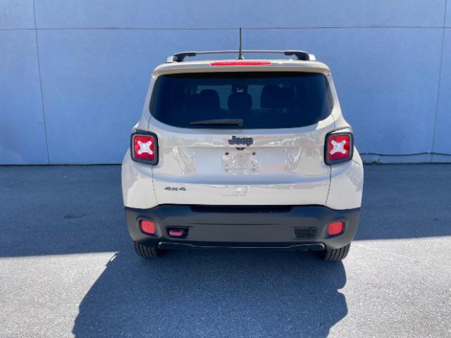 2017 Jeep Renegade Deserthawk 4x4