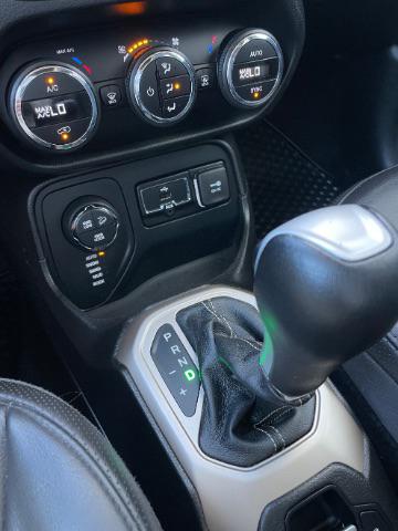 2017 Jeep Renegade Deserthawk 4x4
