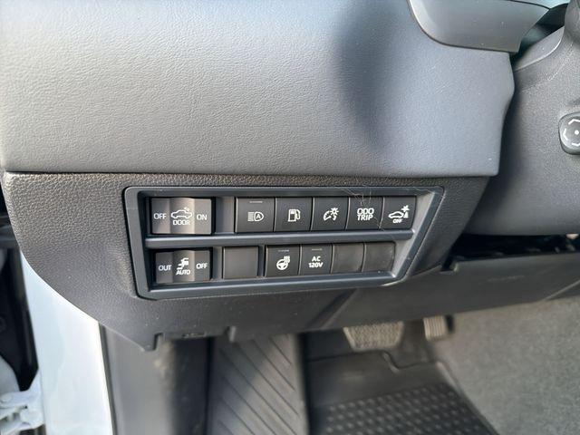 2026 Toyota Tundra Platinum Hybrid CrewMax 5.5' Bed