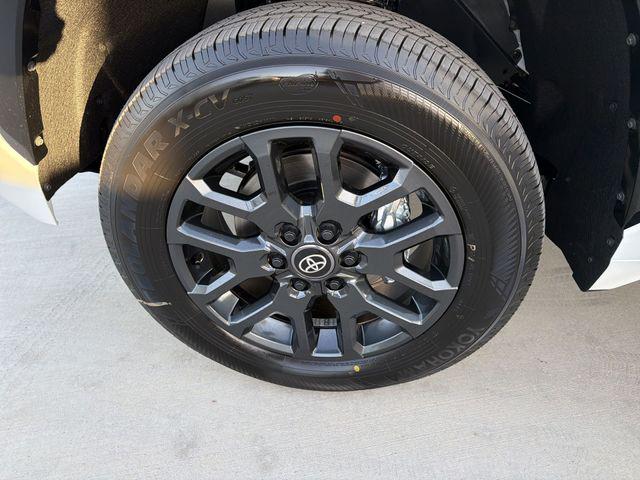 2026 Toyota Tundra Platinum Hybrid CrewMax 5.5' Bed
