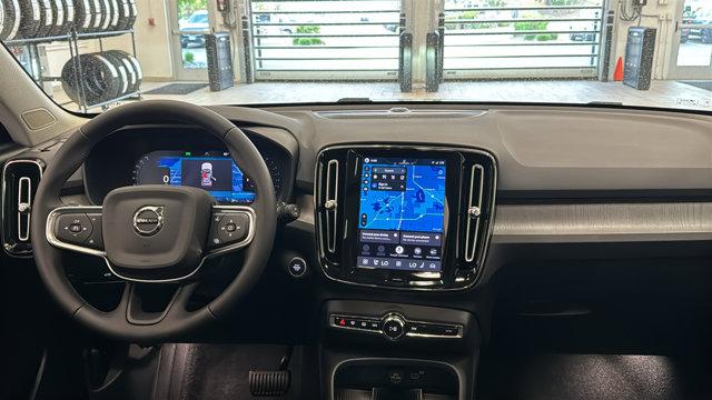 2026 Volvo XC40 Ultra, B5 AWD Gas (mild hybrid), Dark