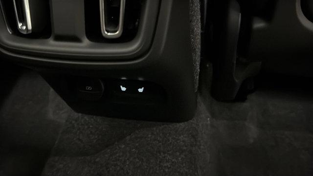 2026 Volvo XC40 Ultra, B5 AWD Gas (mild hybrid), Dark