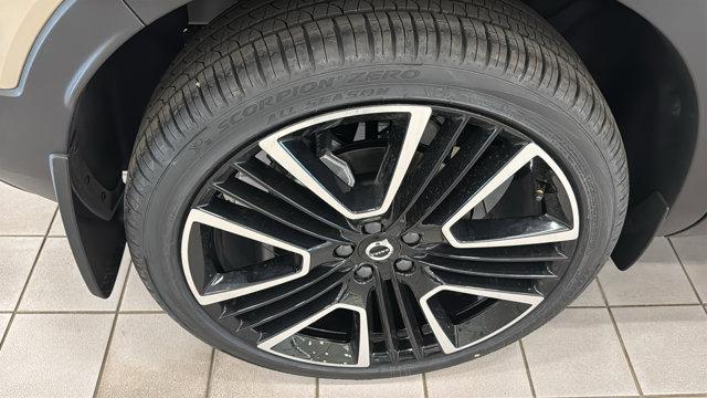 2026 Volvo XC40 Ultra, B5 AWD Gas (mild hybrid), Dark