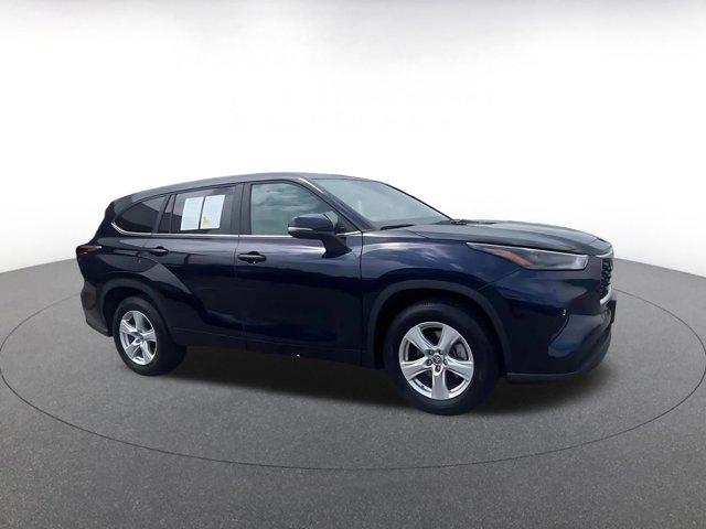 2025 Toyota Highlander LE