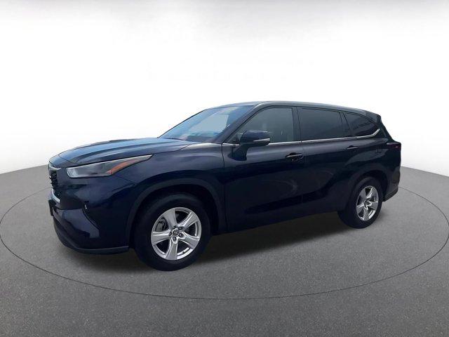 2025 Toyota Highlander LE