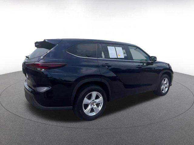 2025 Toyota Highlander LE