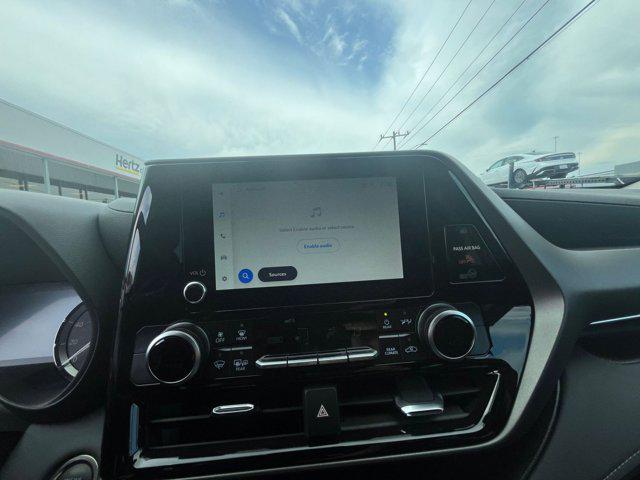 2025 Toyota Highlander LE