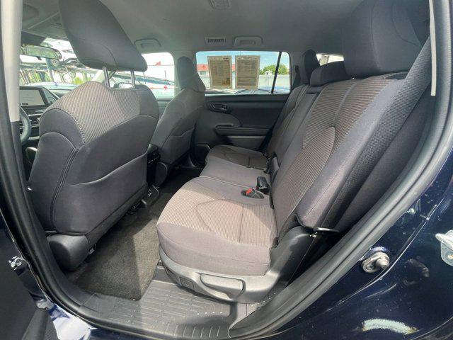2025 Toyota Highlander LE