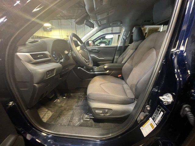 2025 Toyota Highlander LE