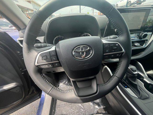 2025 Toyota Highlander LE