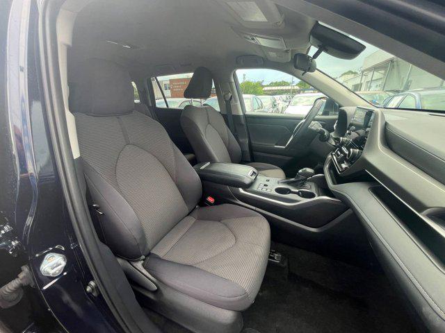 2025 Toyota Highlander LE