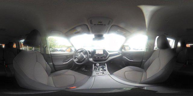2025 Toyota Highlander LE
