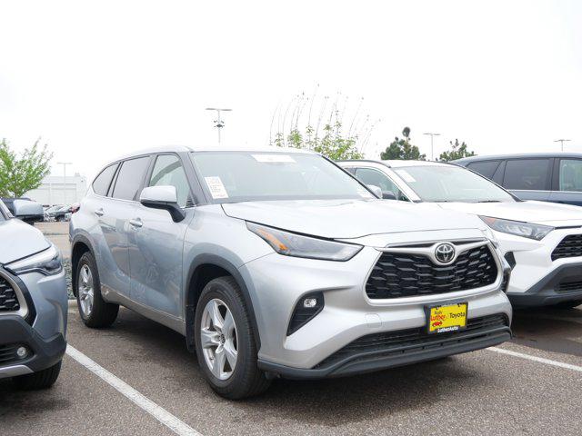 2024 Toyota Highlander LE for sale in Brooklyn Center, MN