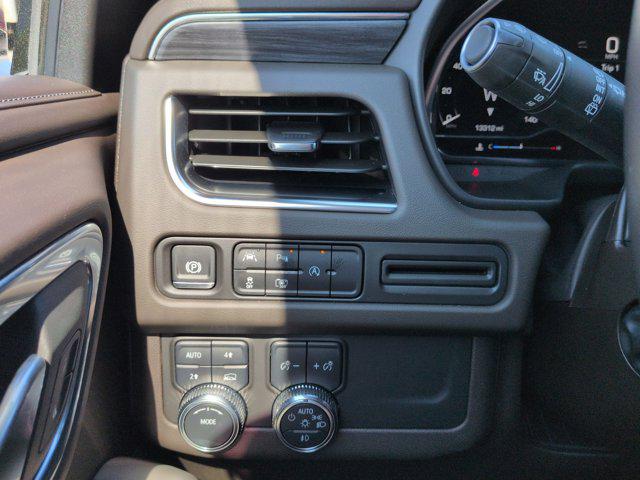 2024 GMC Yukon XL 4WD SLT