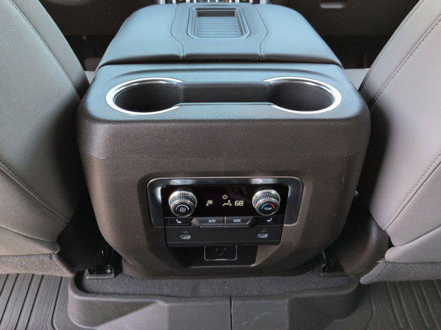 2024 GMC Yukon XL 4WD SLT