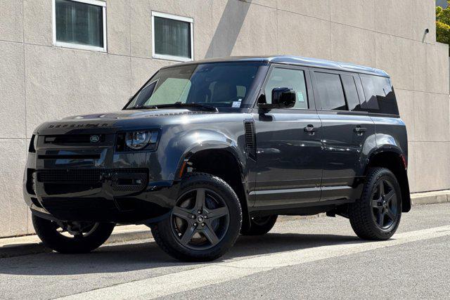 /2025 Land-Rover Defender