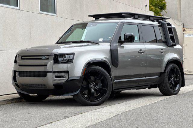 /2025 Land-Rover Defender